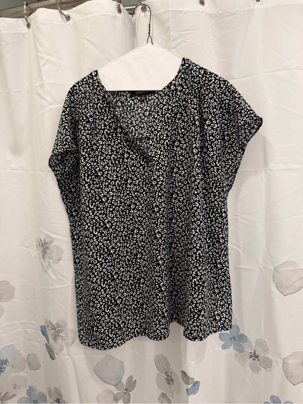 Sugarlips Black and White Leopard Print Cap Sleeve Blouse